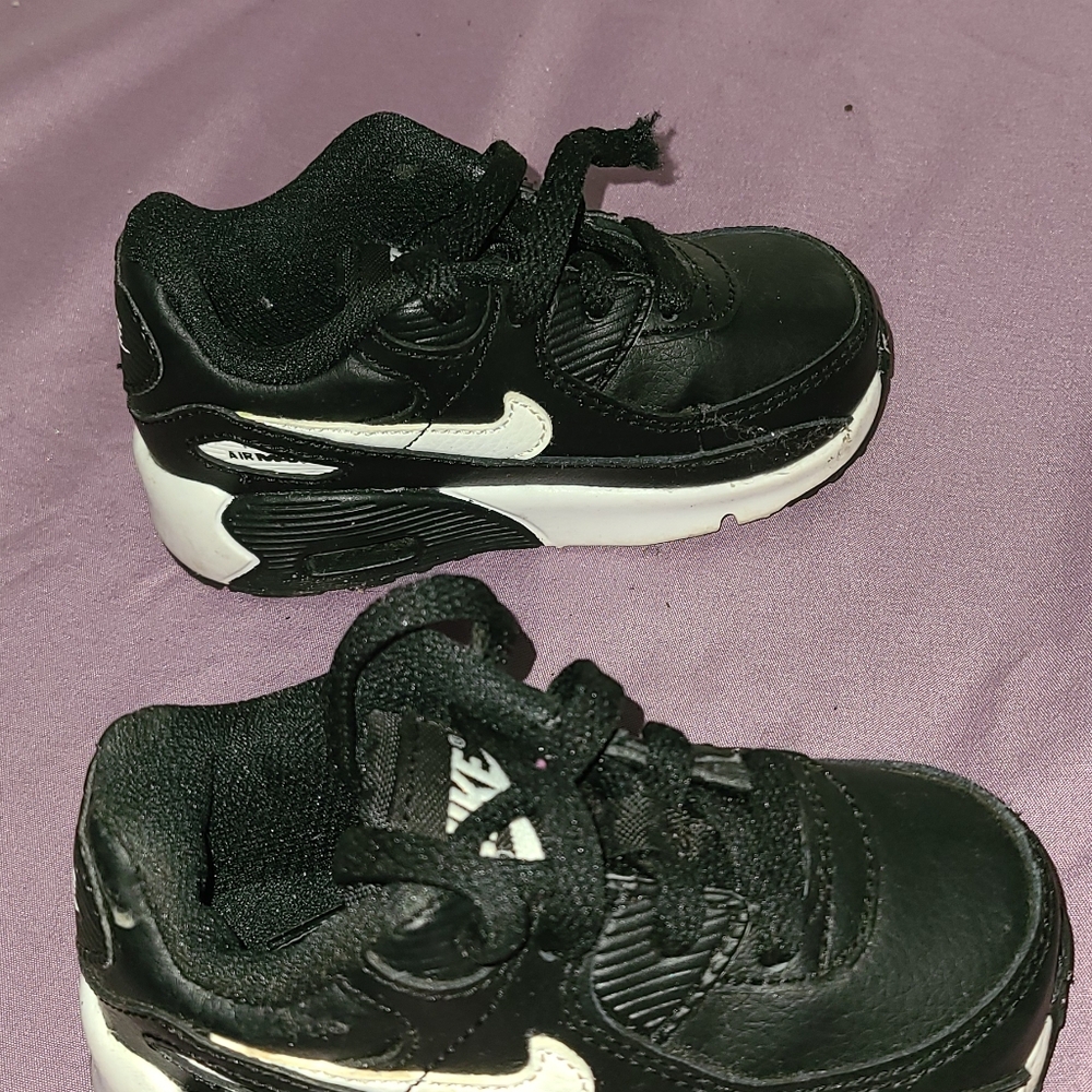 Nike Air Max 90 LTR Logo Toddler 5C  Sneaker - Picture 3 of 7